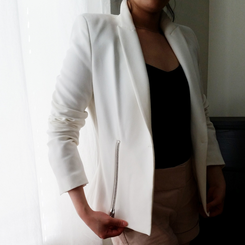 Zara Trafuluc White Blazer with Zips